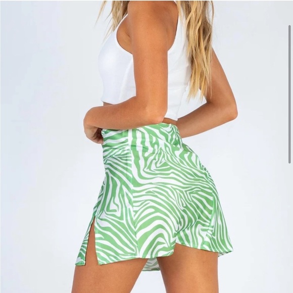 Princess Polly Clueless Zebra Mini Skirt 6 Green White - Picture 3 of 10